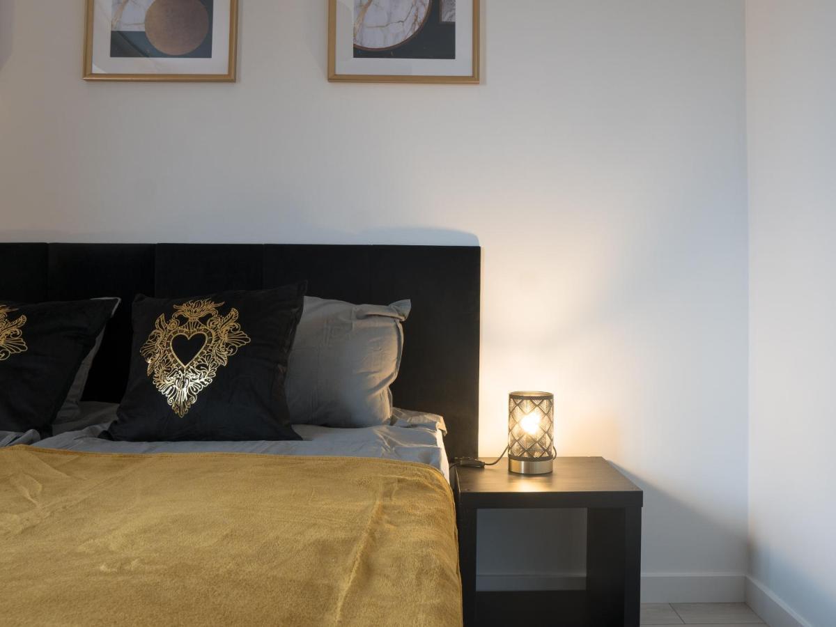 Apartament Clever 2 Kamienica Grochow วอร์ซอ ภายนอก รูปภาพ
